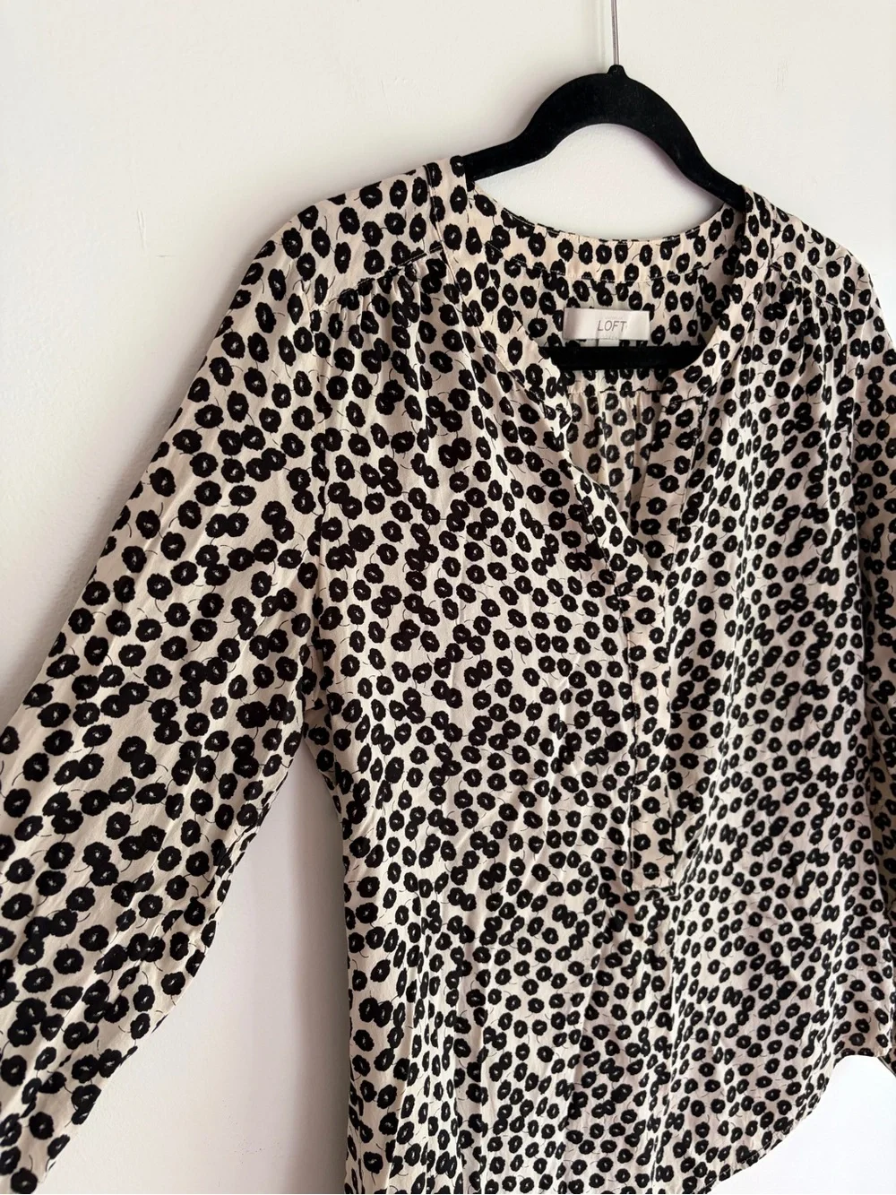 Loft Floral Poppy Print V Neck Long Sleeve Blouse Size M - Picture 2 of 5